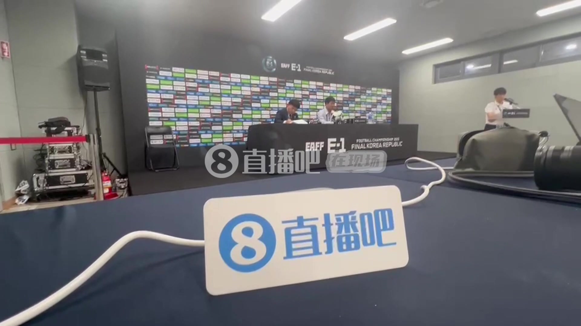 【在现场】森保一：我要求切断中国队9号和队友的联系 注意被反击