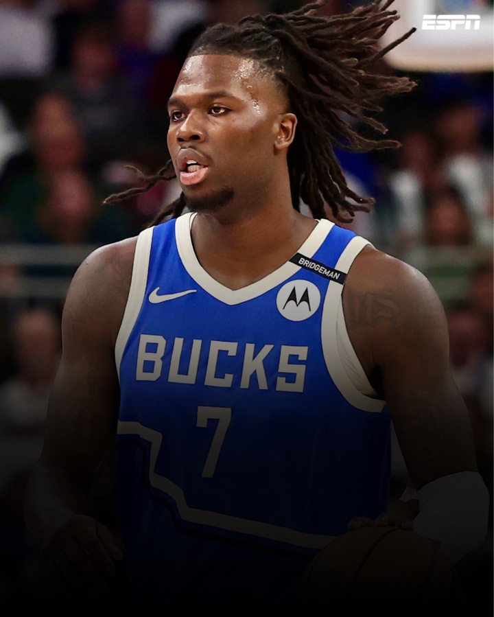 开云在线-雄鹿休赛期忙坏了~Shams：雄鹿1年230万签回克里斯-利文斯顿