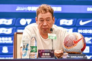 开云体育-斯卢茨基：对阵泰山没有任何容错率 戴伟浚本赛季复出比较困难