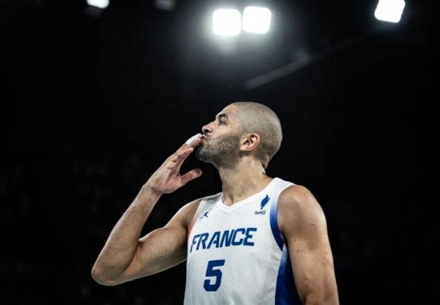 开云APP-队长告别！巴图姆15年7次大赛夺奖牌，大旗交给文班